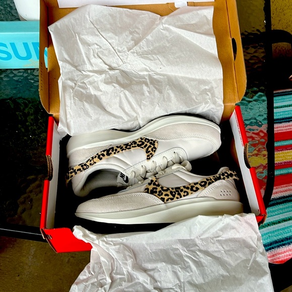 Nike wins Waffle Debut brand new in the box never worn - Picture 11 of 15